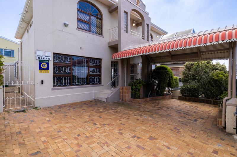 8 Bedroom Property for Sale in Walmer Estate Western Cape